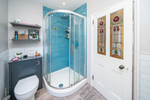 HOUSE SHOWER ROOM- click for photo gallery